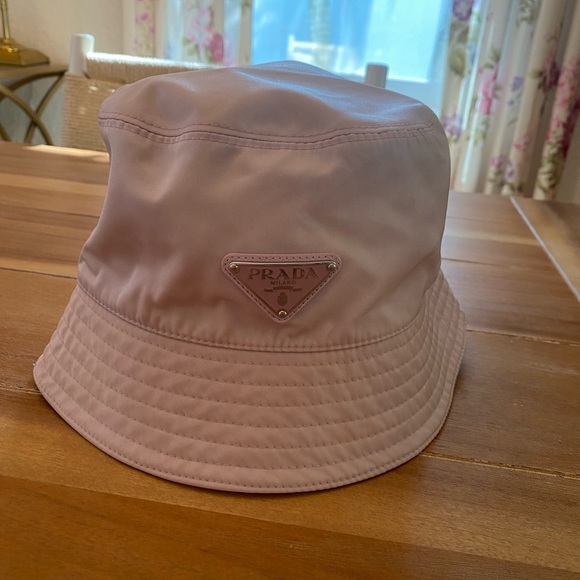 Authentic Prada Re-Nylon bucket hat - Picture 4 of 7